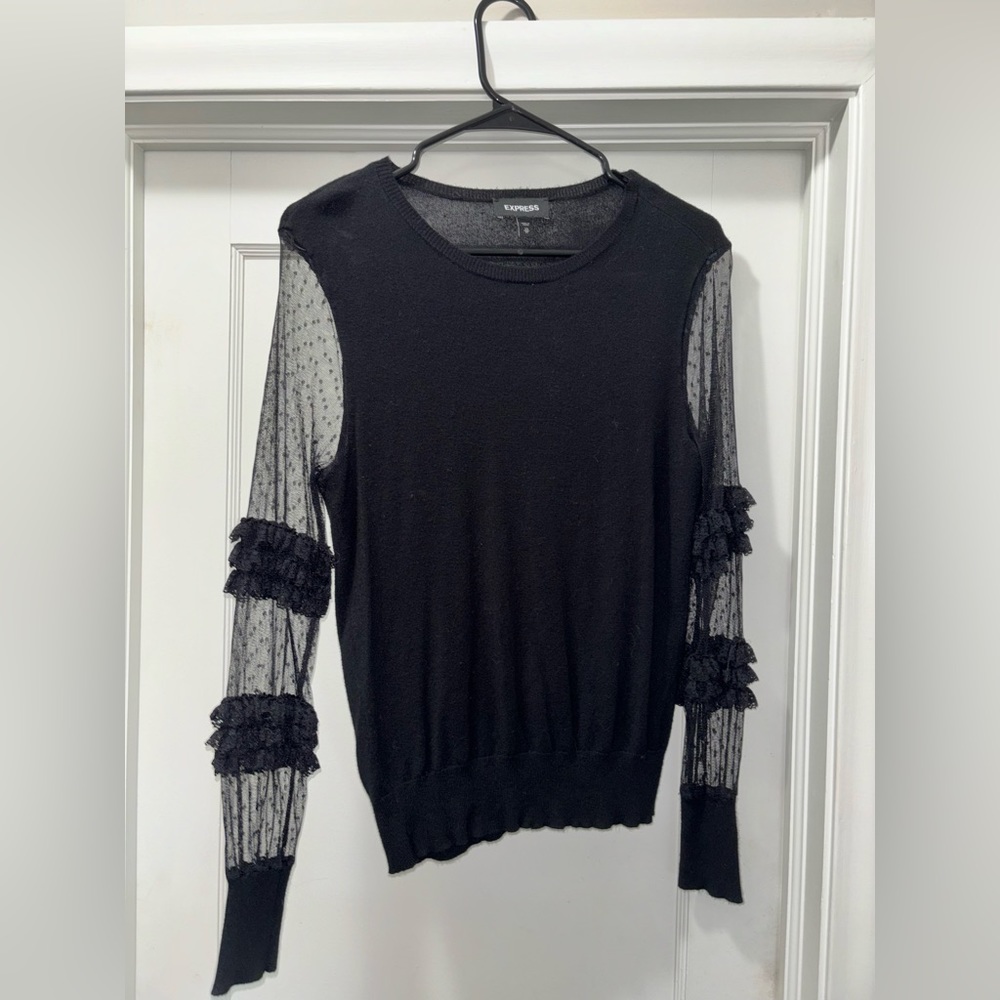Express women’s lace sleeve top